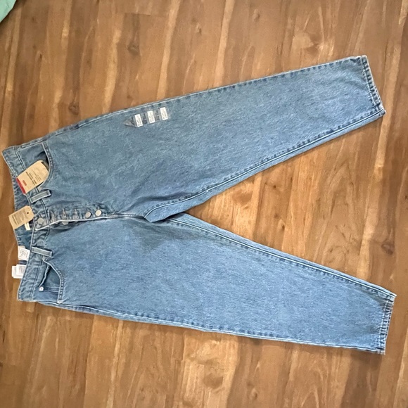 medium wash levi jeans size 32 - Picture 1 of 5